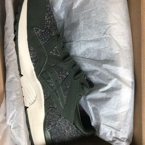 Brand New Asics gel lyte 5
